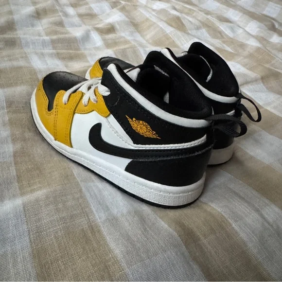 Nike Air Jordan 1 Mid Little Kids Size 10C - Yellow Ochre/Black-White - Picture 2 of 8